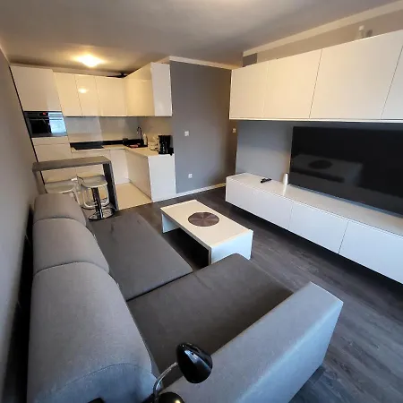 Mieszkanie Ul Grochowska * コウォブジェク